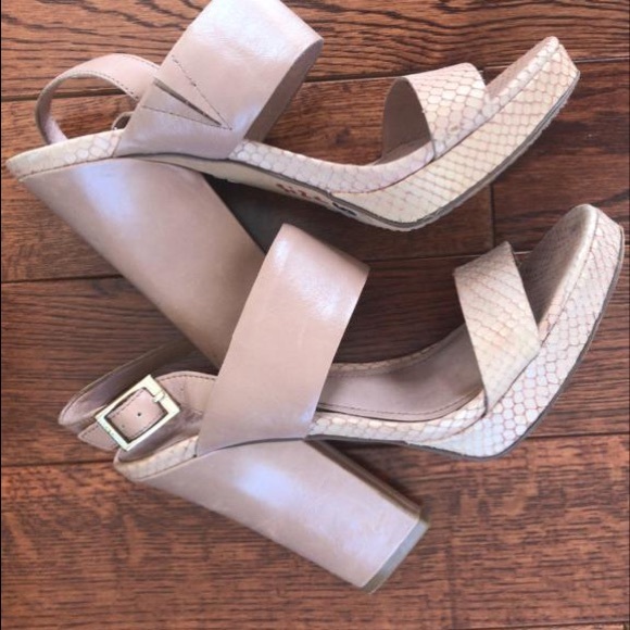 Vince Camuto Blush Pink platform heel Sandals - Picture 5 of 12